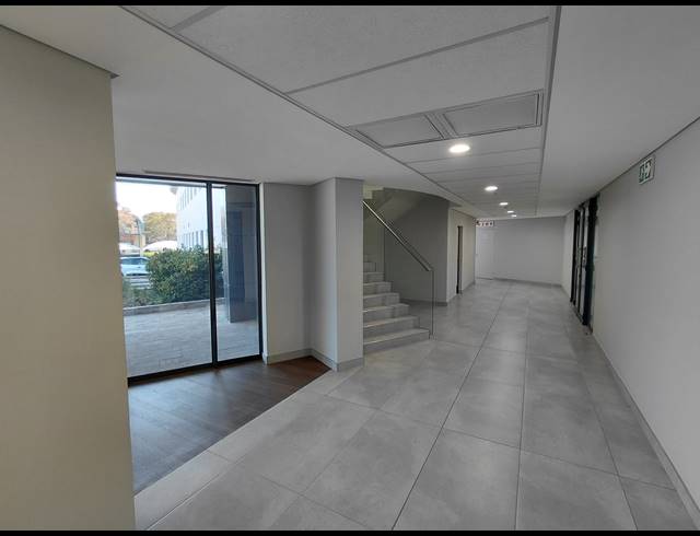 3,688M² OFFICE TO LET IN VORNA VALLEY